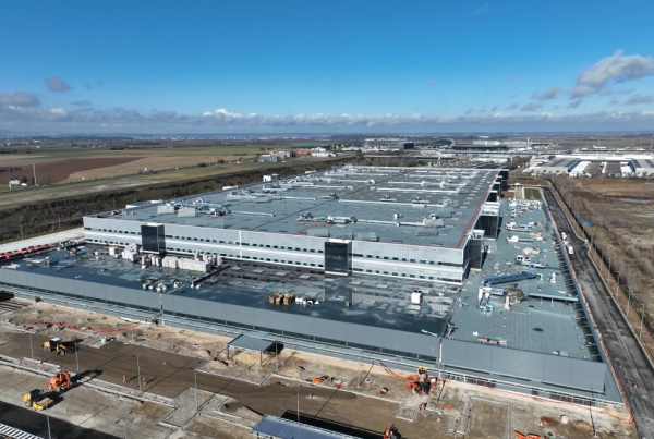Amazon ouvre un centre de distribution robotisé près de l’aéroport de Lyon Saint-Exupéry